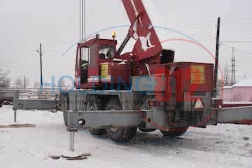 Lokomo MS335 self-propelled truck crane