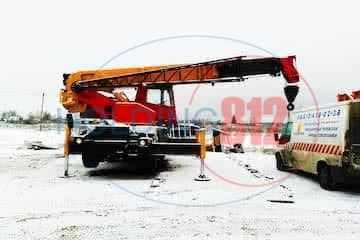 Lokomo M313N self-propelled truck crane